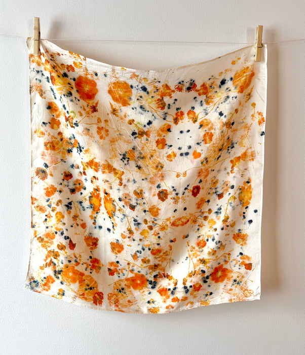 Carré de soie impression florale