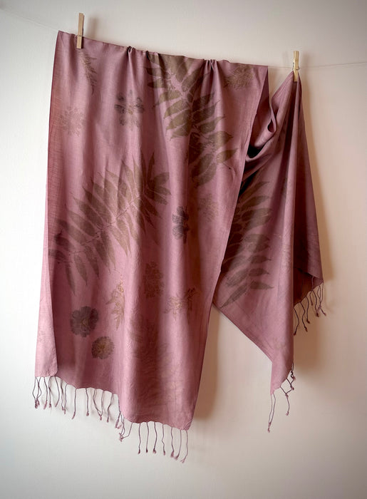 Écharpe en soie matka, couleur et impression botanique