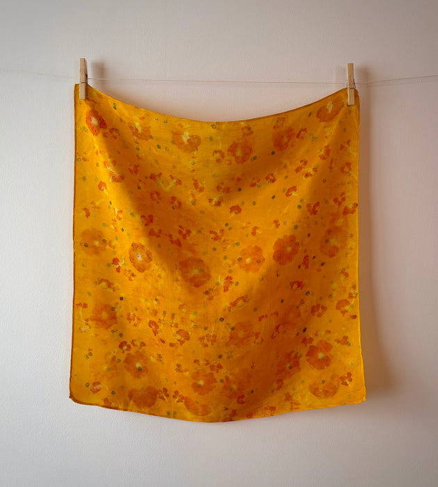 Carré de soie impression florale