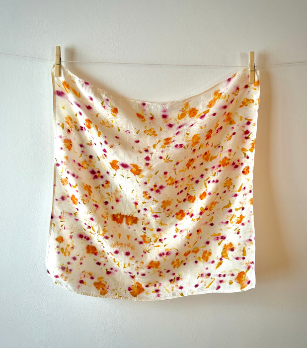 Carré de soie impression florale