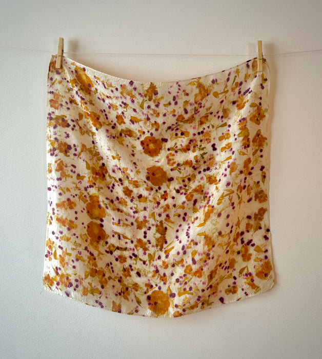 Carré de soie impression florale