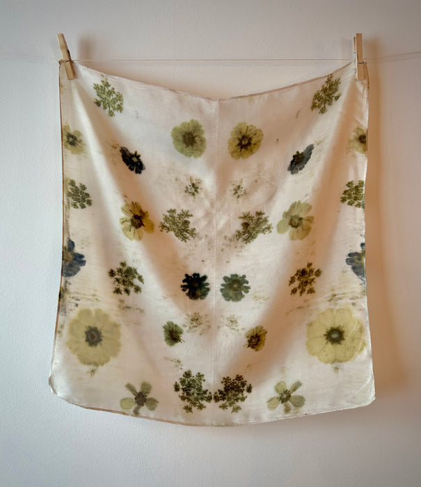 Carré de soie impression florale