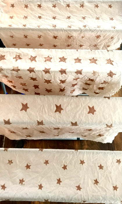 Impression de motif au bloc et au pinceau (avec pâte d'alun) en teinture naturelle